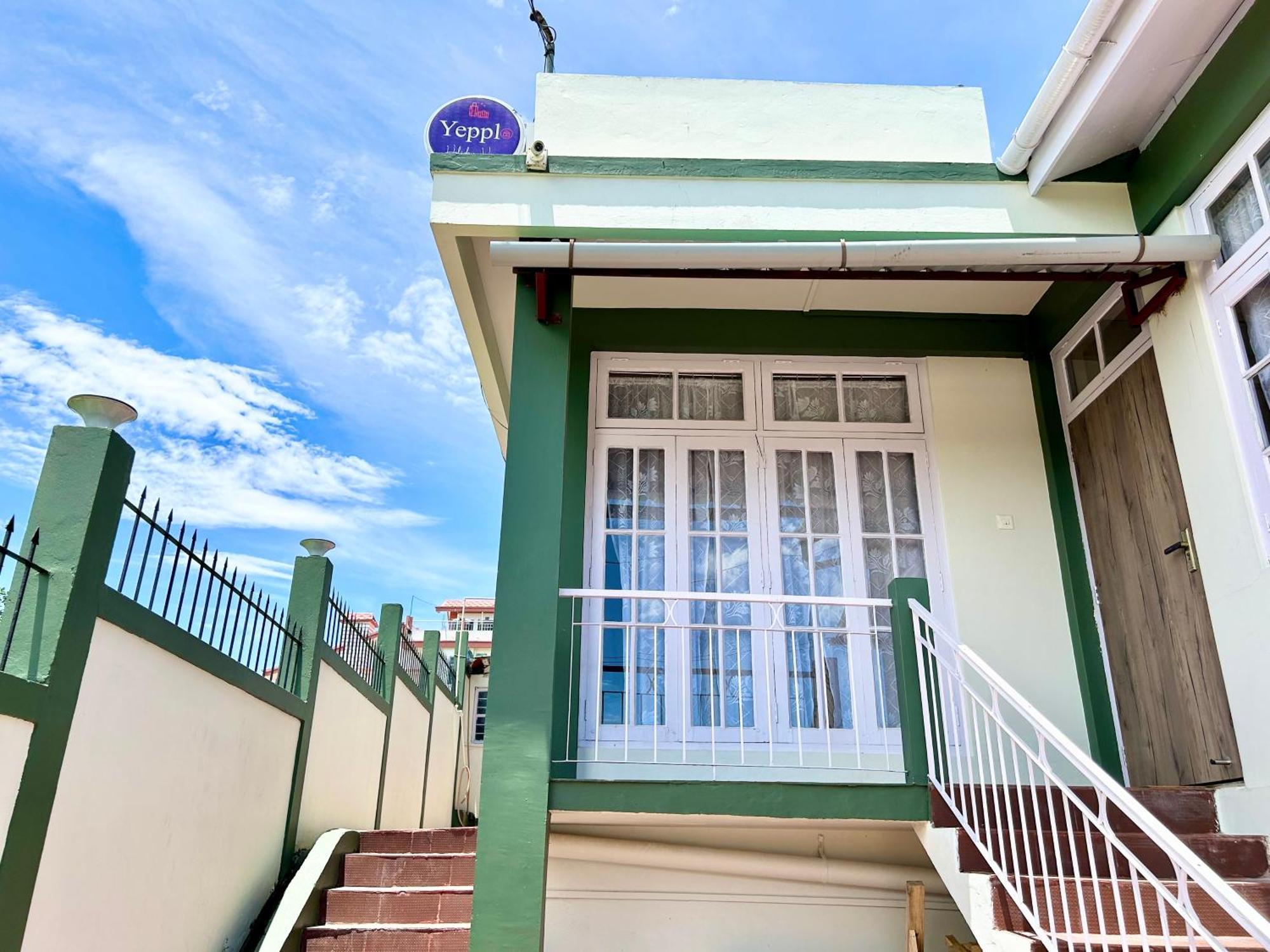 Yepplo Holiday Home - Complimentary Breakfast - 24 Hrs Caretaker & Power Backup Шиллонг Екстер'єр фото