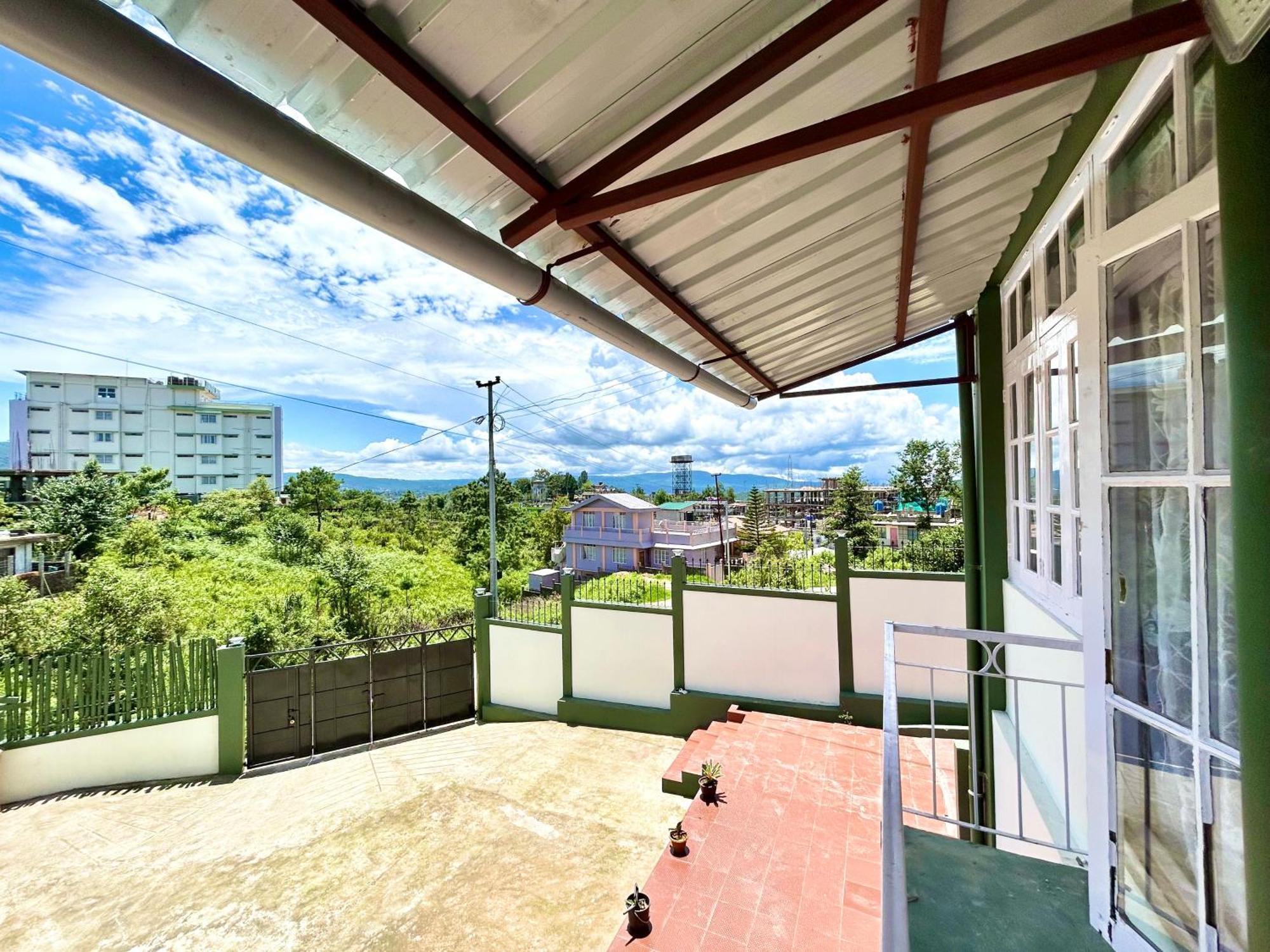 Yepplo Holiday Home - Complimentary Breakfast - 24 Hrs Caretaker & Power Backup Шиллонг Екстер'єр фото