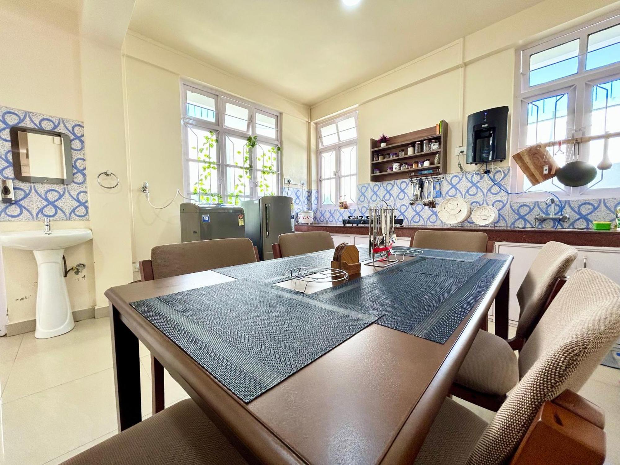 Yepplo Holiday Home - Complimentary Breakfast - 24 Hrs Caretaker & Power Backup Шиллонг Екстер'єр фото