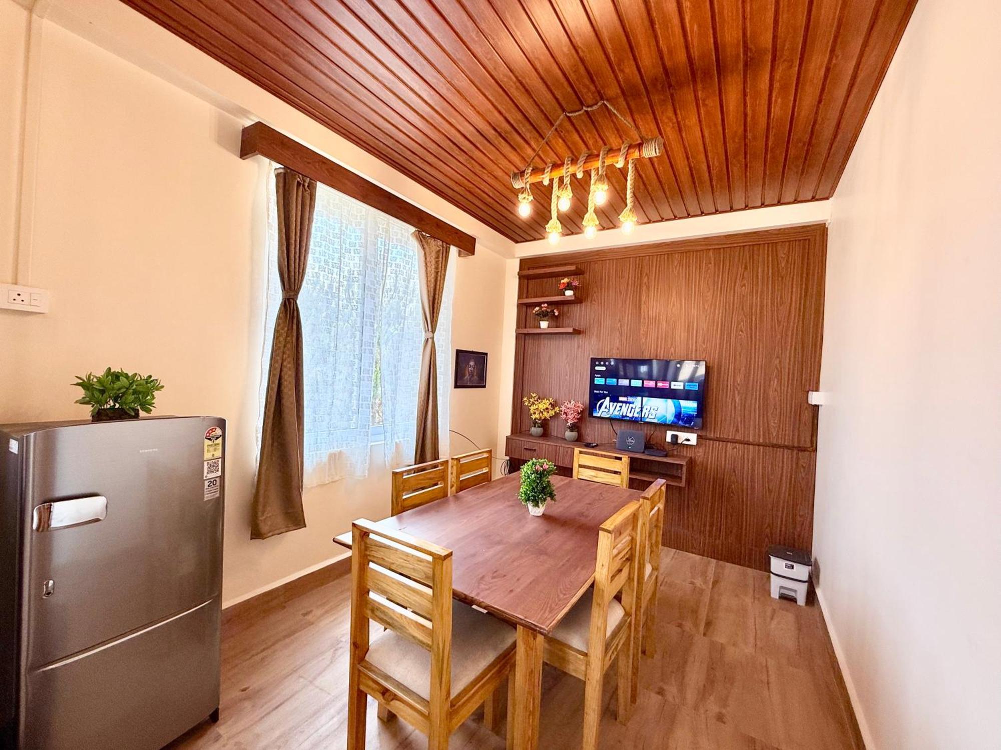Yepplo Holiday Home - Complimentary Breakfast - 24 Hrs Caretaker & Power Backup Шиллонг Екстер'єр фото
