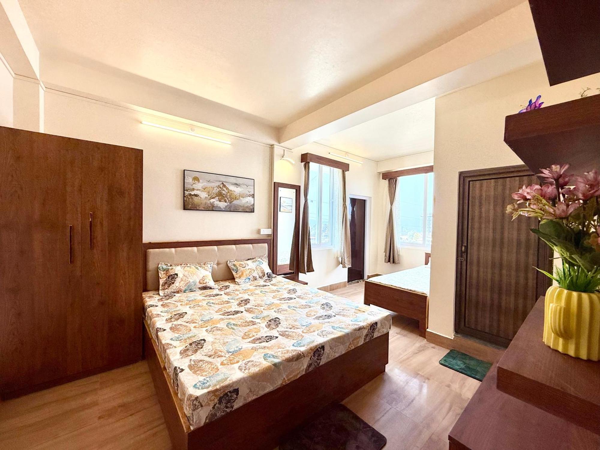 Yepplo Holiday Home - Complimentary Breakfast - 24 Hrs Caretaker & Power Backup Шиллонг Екстер'єр фото