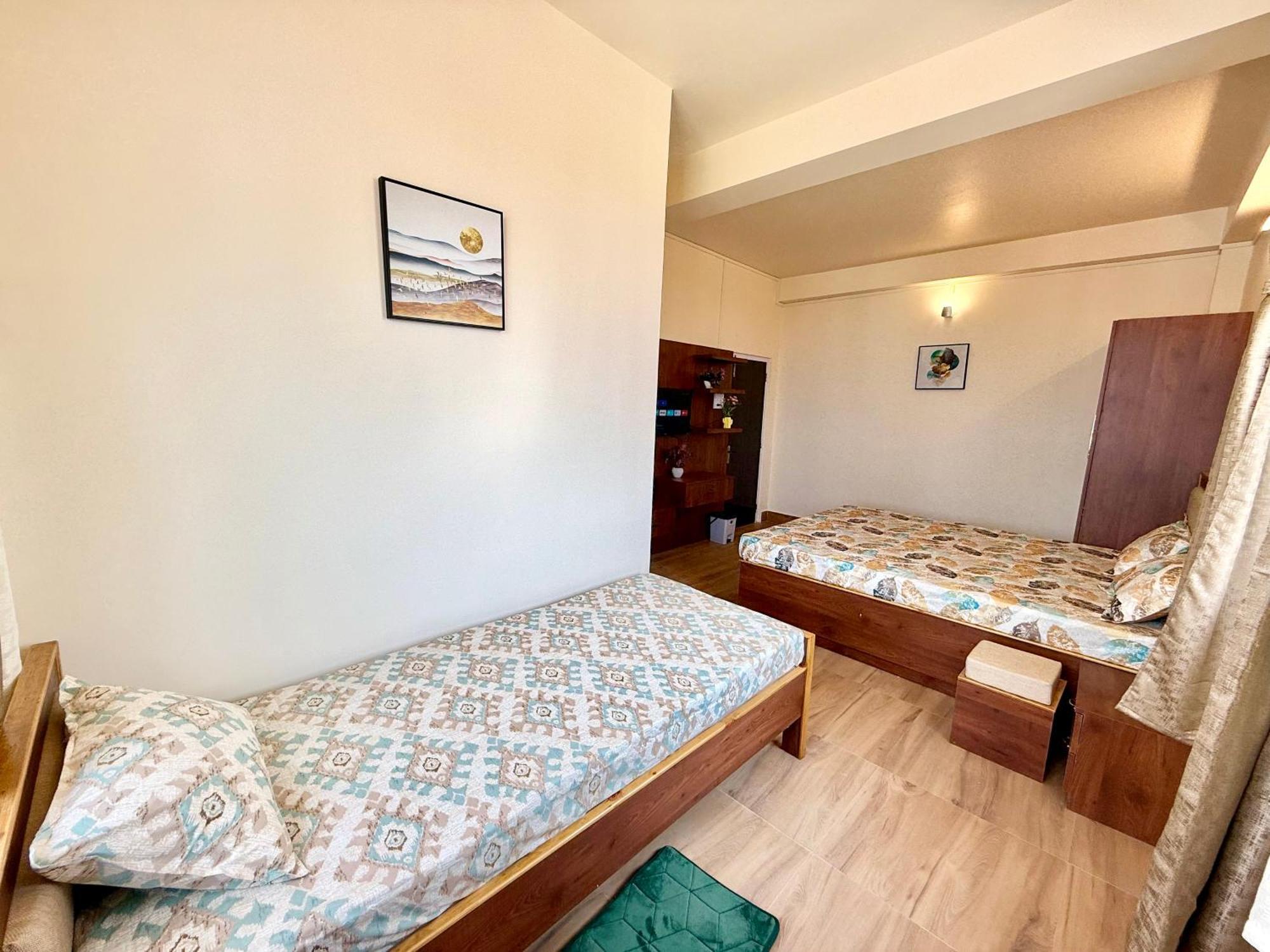 Yepplo Holiday Home - Complimentary Breakfast - 24 Hrs Caretaker & Power Backup Шиллонг Екстер'єр фото