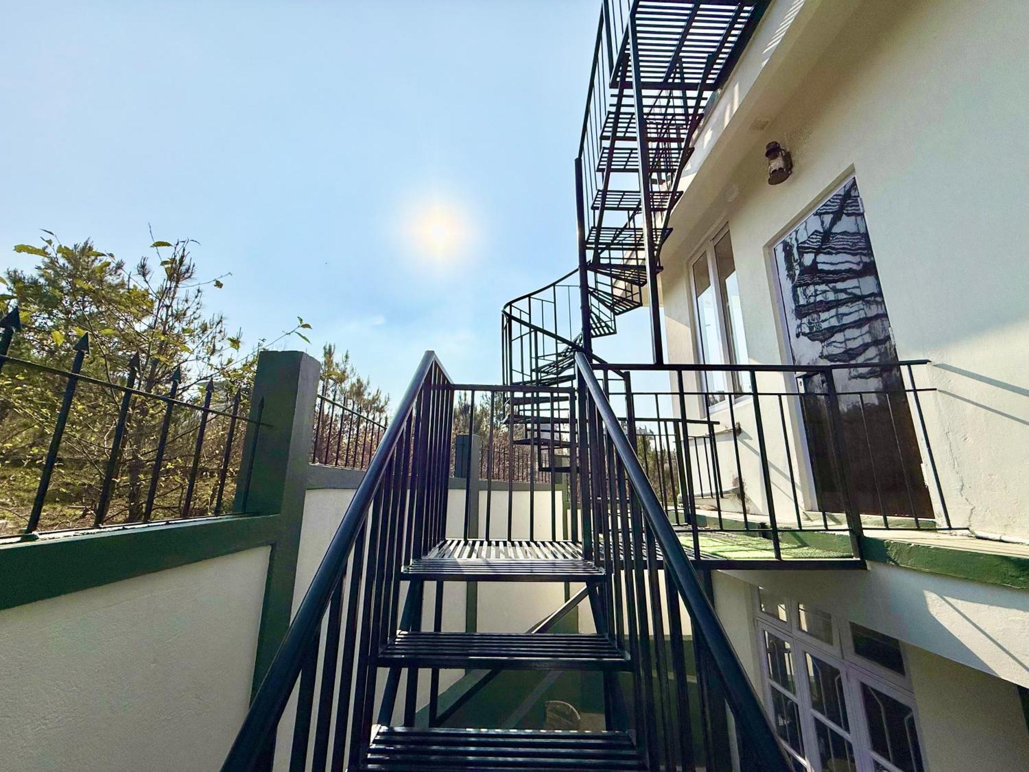 Yepplo Holiday Home - Complimentary Breakfast - 24 Hrs Caretaker & Power Backup Шиллонг Екстер'єр фото